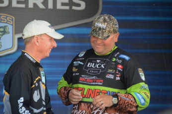 BEFF8829-EC33-4CD9-8763-83E6E01FB8B2