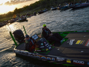 BFCE0DAE-FBCA-4BE8-BB5D-8231DDA130FC