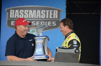 BFE6E4FC-C5B5-4A54-8C78-4A2615183063