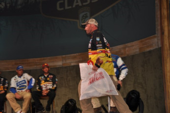 C136B087-69D5-43DD-9E12-998D79199346