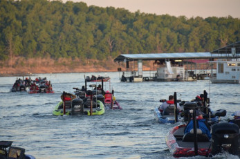 C18A949F-E755-49BA-B3C3-1B6827242EAD