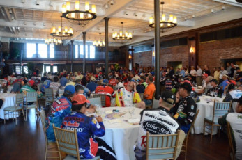 C2503892-B1AF-4D72-8CD7-77ED42F97D58