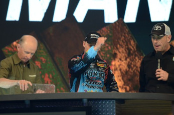 C2842ACC-064F-4AE9-8D09-6C948F6B5F2D