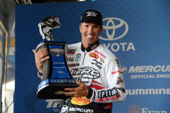 C53B15B9-07A4-4F0F-B502-4B9ABA3E2022