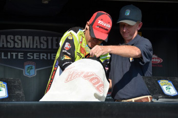 C8E3BD84-3FB4-4126-A9A1-31A8E53C5239