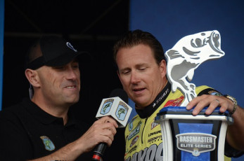 CAC9A5AB-6E39-47B0-9BC3-33E3EBA6CC51