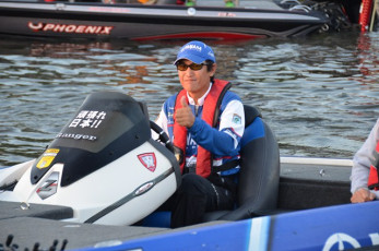 CB093B07-2D39-4BF7-BB56-CA416ECBBD7F