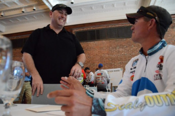 CBF01DEF-6E4F-493A-9990-5ECD2695C751