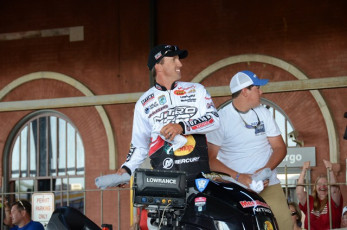 CC0487F8-9D0A-41EE-A677-F498AC12BA4D