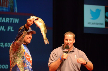 CCF20B62-D8D0-4FCE-9E6F-2DEE79F67B4A