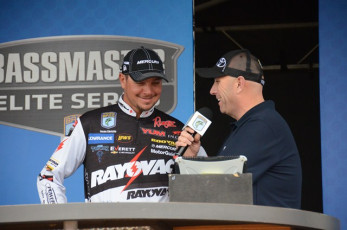 CE87CBEE-A905-4050-AFE2-0452B68A4C1E