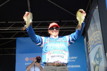 CF0A6352-2EE4-47DA-BB50-01CCD8427811