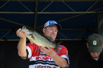 CF6D9E50-05DC-47FB-AA74-C1E5C08C6771