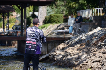 CFA6E892-5B27-453E-96F9-2CDE145AFB4A