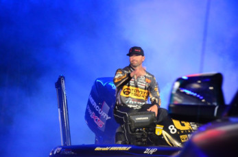 D15F97E8-F915-47AD-979D-57F33E5B80AE