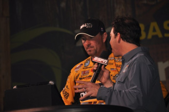 D363B11F-8630-46C9-83D6-432DC7BCD506