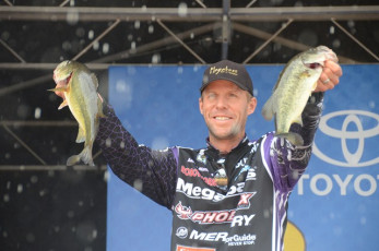 D41C9A16-F246-4E77-B98A-3A872116856A