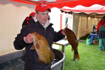 D47E4E9B-C366-439E-8066-CD96F0EEB7B1