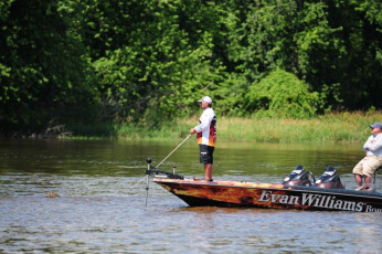 D51C3796-3793-4C9E-A0FC-B9F305C5A94A