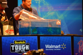 D5AE2363-75E3-4EC7-AB72-50F08DAB6352