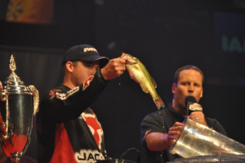 D5F9101F-809D-4654-8C64-B696512CE99D