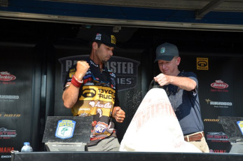 D64E46A9-3394-4E71-879B-599270F493B2