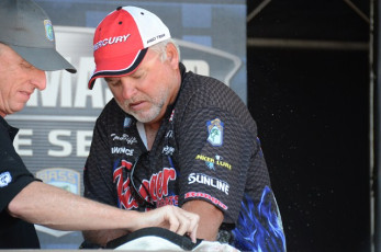 D6D944E0-DED0-4C80-824F-B29A2D232832