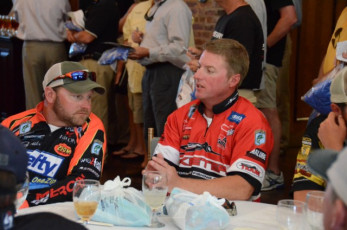 D78B32A4-666F-4FC7-A1C4-9A945B945943