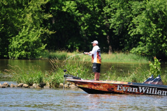 D82FB4B9-D7BE-42AD-9431-13FF74D047BD