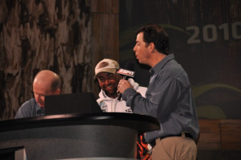 D87C17AE-26F8-49A1-933E-A0F365F9AE3C