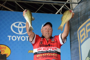 D8C43995-0476-4513-BCB3-BB5013D01FA7