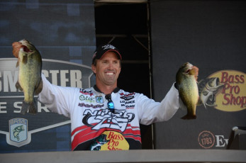 D9394AAA-B9E0-41BF-8E67-7053B9E623F8