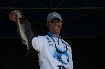 D9AEBFA1-BF13-48C4-A1B7-0CD4B93CCF44