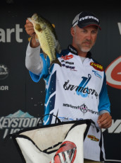 D9D9E3B9-0CAD-4534-BBE7-14F323AA3F6D