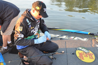 D9EC9676-40C5-48F3-BE24-FCC5EA00F8B0