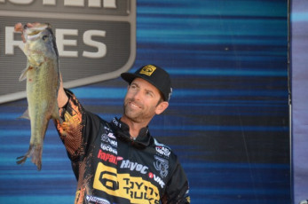 D9F76C1A-D022-40B5-BCF1-B9D372DA93E2