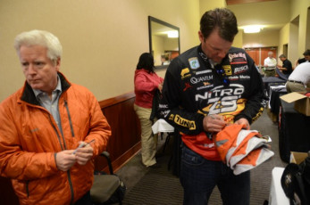 DC869EB6-DD11-49E2-BDF1-3C56CA453C8D