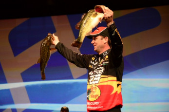 DD253103-7D33-45EF-B7D3-319CF4C2AE53