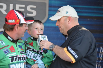 DD4F161F-FF62-4C93-9FCC-C86DABA1CB6E