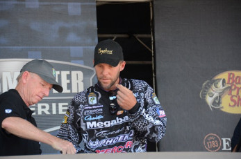 DE7E797C-71FC-4A60-A0CE-C783A974DD7F