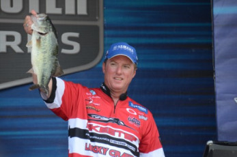 E04E3776-B7C1-424B-9C18-89AFCC782A11