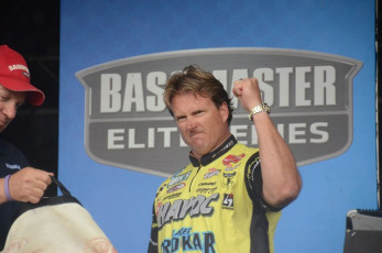 E0F59908-1D97-4881-BDBC-93248029247A