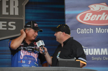 E18AF7F3-6607-41D8-8803-C7F5F133BE68