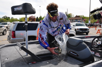 E18CA9F4-6003-452F-AE26-0C31E70F4B47