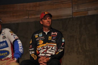 E26006B8-A905-4CE9-A8D6-D796E23F17FC