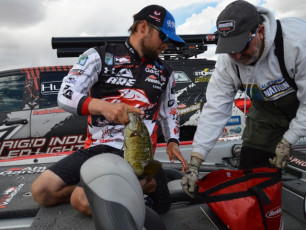 E3E9B056-CD22-4695-89F6-85736C628B71