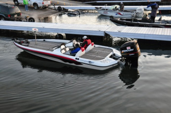 E4E27165-5B05-4641-9A90-B30F0A4D16E1