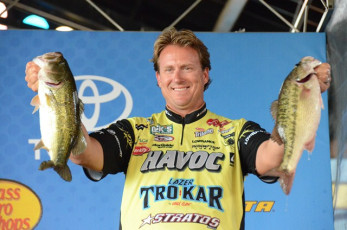 E5AACEE9-DE45-4A8E-B083-C04E2777D91E