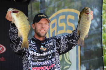 E5CEED42-E7D9-46EE-BD9E-41E0117D55BB