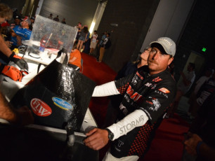 E67DA7FE-F590-47DD-99AB-CD577EF051D5